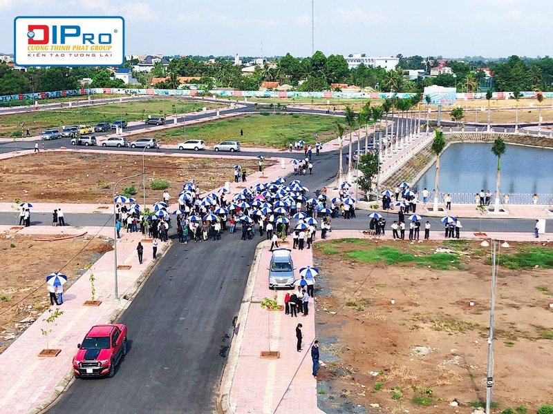 Khách hàng tham quan dự án Tây Nam Center Golden Land